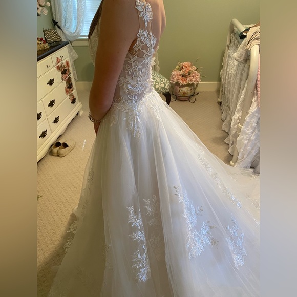 White Wedding Dress - Size 4 - Picture 6 of 11